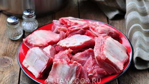 борщ со свеклой и свежей капустой