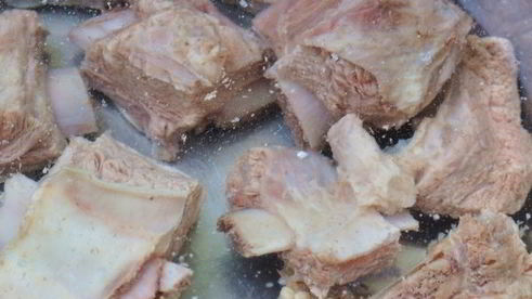 борщ со свеклой и свежей капустой