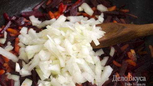 красный украинский борщ со свеклой