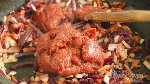 красный украинский борщ со свеклой