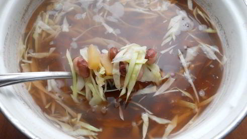 постный борщ с килькой и фасолью