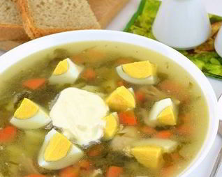 Зеленый борщ с курицей