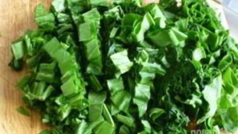 зеленый борщ с яйцом и щавелем