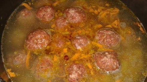 гороховый суп с фрикадельками