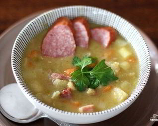 Гороховый суп с колбасой