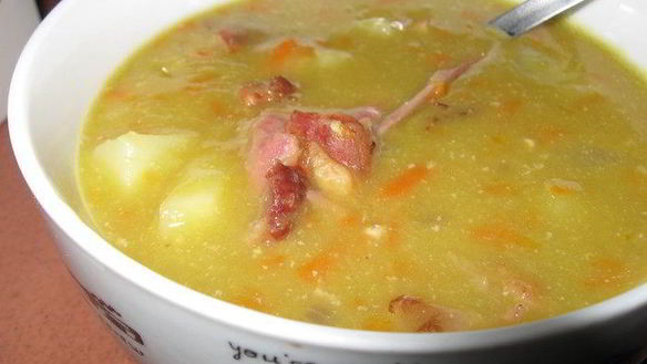 Рецепт Гороховый суп с копченой грудинкой