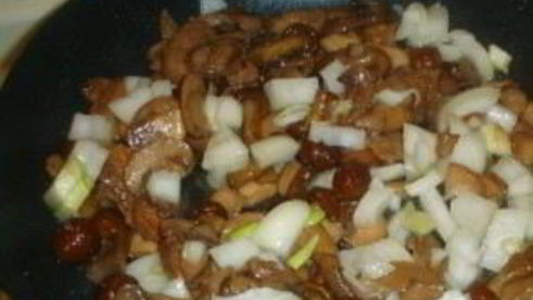 грибной суп в буханке хлеба