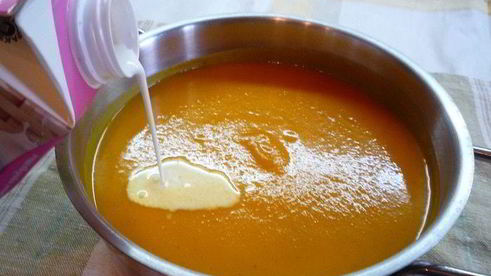 крем-суп из тыквы с яблоками