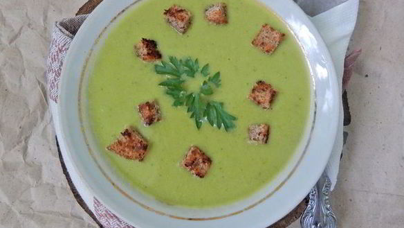 Рецепт Крем-суп с зеленым горошком и сухариками