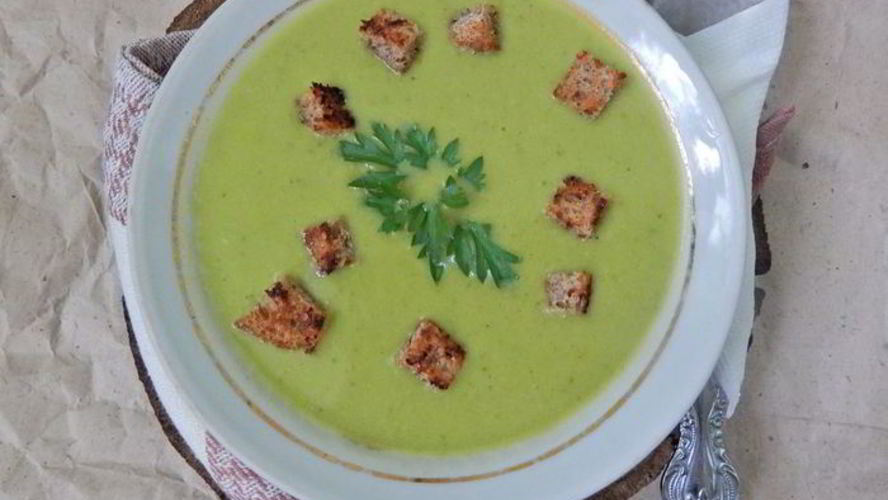 Рецепт крем-суп с зеленым горошком и сухариками