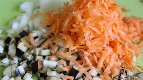 куриный суп со свеклой и баклажанами