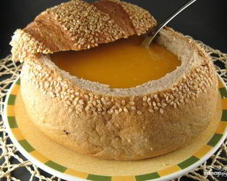 Куриный суп в хлебе