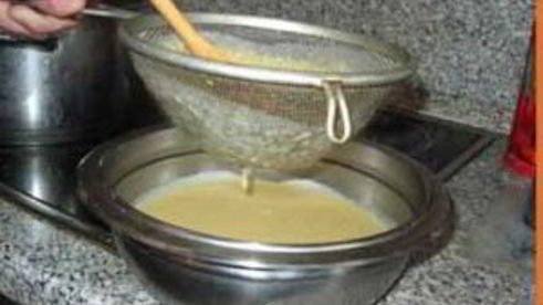 куриный суп в хлебе