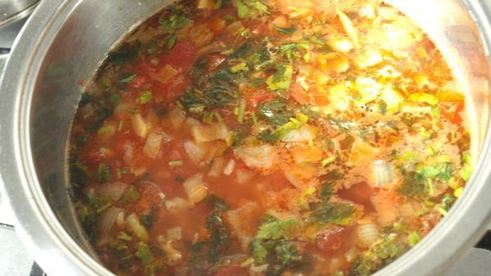 рисовый суп с чечевицей и томатами