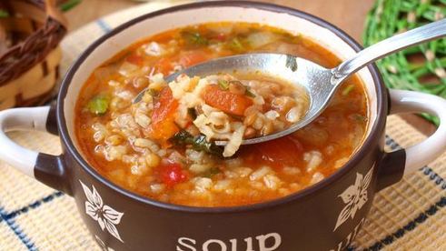 рисовый суп с чечевицей и томатами