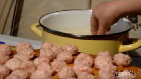 щавелевый супчик с фрикадельками и плавленым сыром