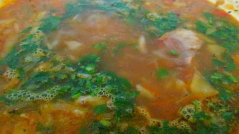 щи со свиными ребрами и яблоком