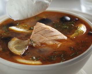 Рыбная солянка с кальмарами