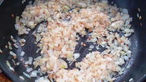 солянка из капусты с сосисками