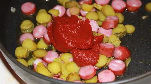 солянка с говяжьим сердцем и охотничьими колбасками