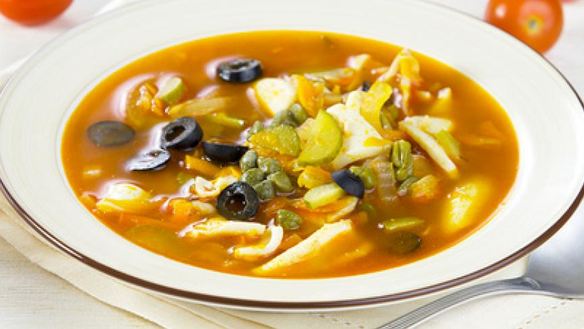 Рецепт Солянка с кальмаром, оливками и овощами