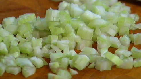 суп из зеленых овощей с яйцом и лимоном