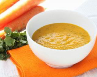 Морковный суп-пюре со специями и красной чечевицей