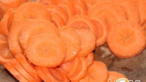 суп пюре из горошка с хрустящим луком и паприкой