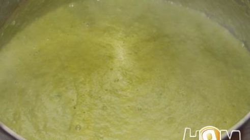 суп пюре из горошка с хрустящим луком и паприкой