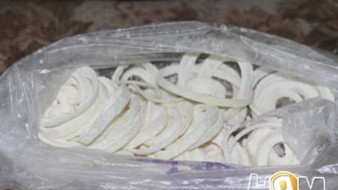 суп пюре из горошка с хрустящим луком и паприкой