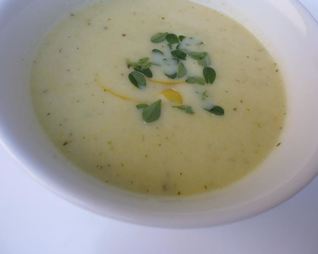 Суп-пюре из кабачков с лимонным ароматом