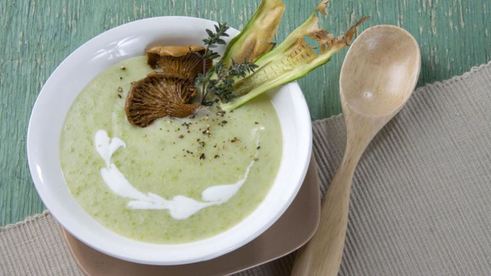 суп-пюре из кабачков с лисичками