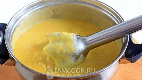 суп-пюре из кабачков с сухариками