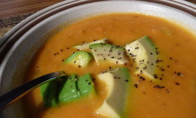 Суп-пюре из картофеля с авокадо