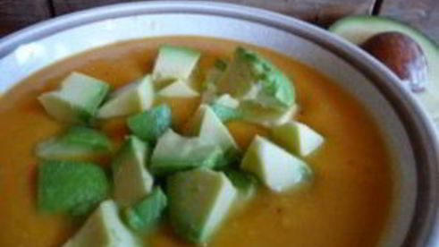 суп-пюре из картофеля с авокадо