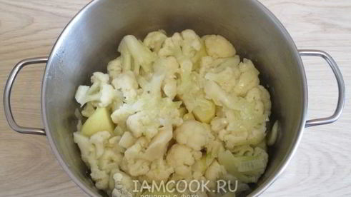 суп-пюре из цветной капусты с луком