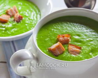 Суп-пюре из зеленого горошка с беконом