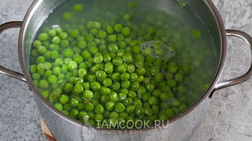 суп-пюре из зеленого горошка с беконом