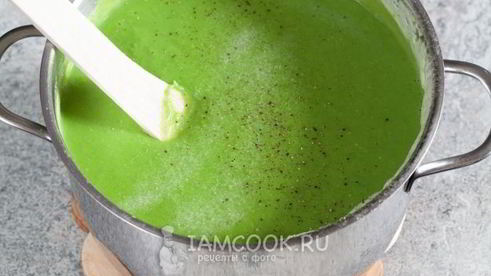 суп-пюре из зеленого горошка с беконом