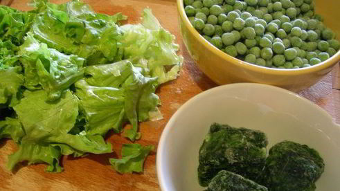 суп-пюре леонтин с зеленым горошком, луком-пореем и шпинатом