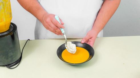 тыквенный суп-пюре с пряными сливками