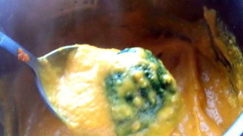 тыквенный суп-пюре со шпинатом