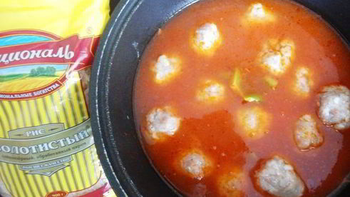суп-рагу с рисом и фрикадельками
