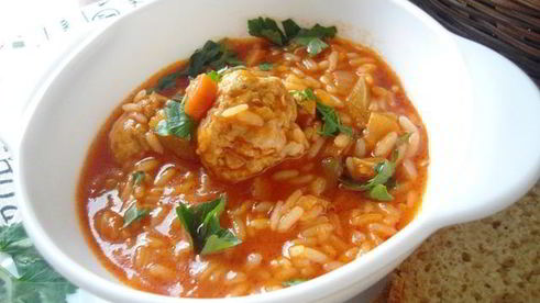 суп-рагу с рисом и фрикадельками