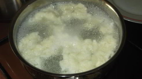 суп с брокколи и сырными клецками