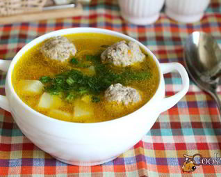 Суп с фрикадельками и яичной вермишелью-паутинкой