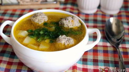 суп с фрикадельками и яичной вермишелью-паутинкой