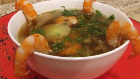 суп с креветками и овощами