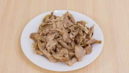 суп с курицей, стручковой фасолью и грибами