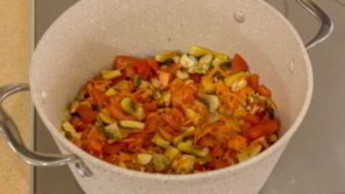 суп с курицей, стручковой фасолью и грибами